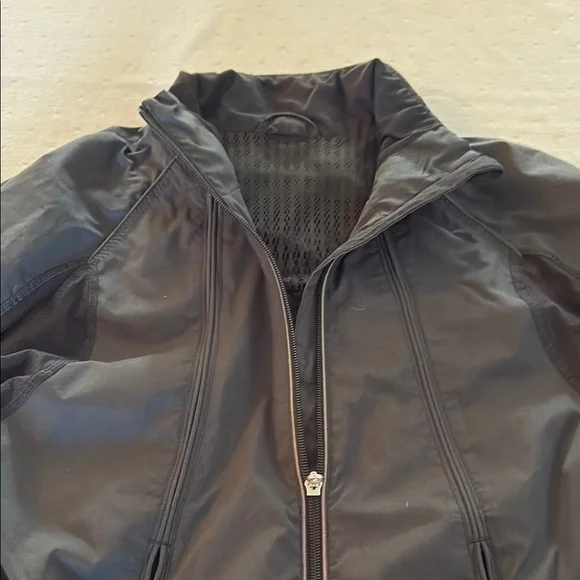 Lululemon Rain Jacket - Picture 2 of 12